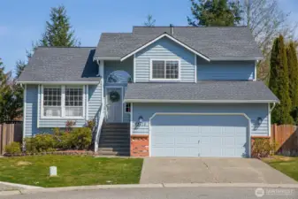 Welcome Home. Located in the Serene Lake Ridge community. Enjoy cul-de-sac living in this spacious multi-level home.