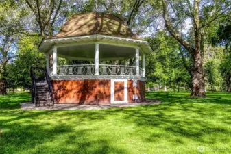 Pioneer Park pavillion