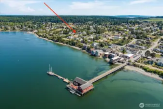 Located just two blocks from Coupeville’s Historic Waterfront, giving you access to all of the local shops, restaurants and festivals!