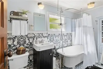 Main floor bath