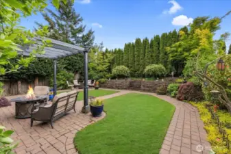 Gorgeous entertaining space in backyard
