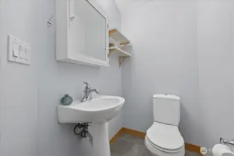 Hallway 3/4 bathroom on upper level