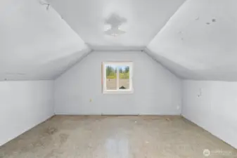 Upstairs bedroom.