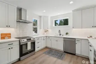 Photos of staged unit, 20313A