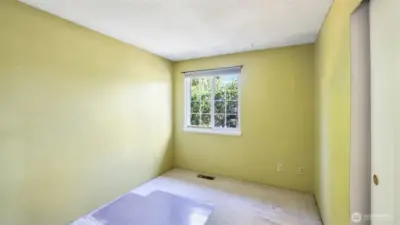 Upstairs guest bedroom #1