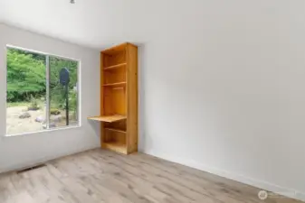 Bonus room/office