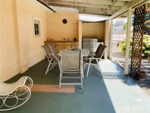 Outdoor covered patio right off the 2-car garage