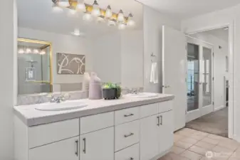 Primary bath with dual sinks.