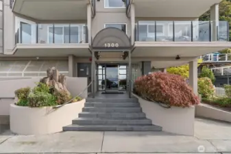 Entry to 1300 Alki.