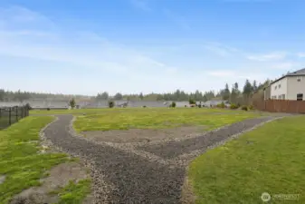 Community trails perfect for strolling, walking dogs, riding bikes, etc.