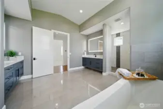 Primary en-suite