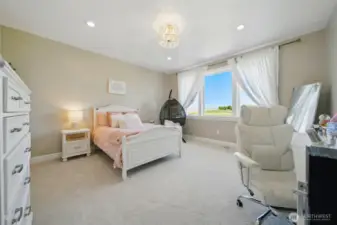 Bedroom w/en-suite