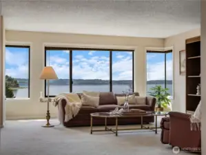 The view is the conversation piece. No art needed.