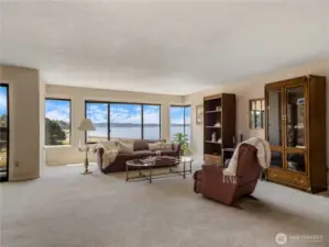 The first thing you notice when entering into the unit is the view. This could be yours...
