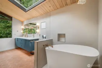 Japanese deep soaking tub