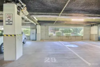 Parking space in common garage