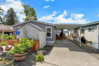 Excellent ramp to the front door!