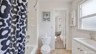 Enjoy the comfort of this full bathroom!
