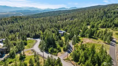 Aerial view of Skyline Ridge and homesite