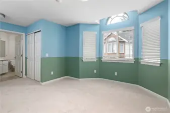 Upper Large Bedroom with Private Bath