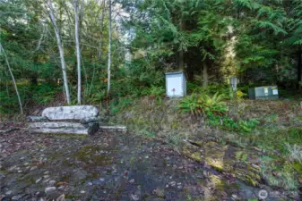 Well Head behind Bench