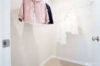 All bedrooms features walk-in closet