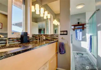 Main floor primary-bath