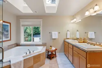 Primary 5-piece bathroom