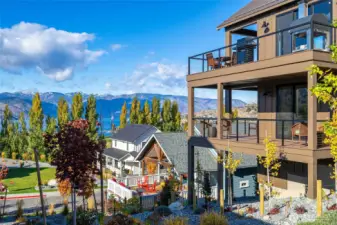 Located next to pocket park on south