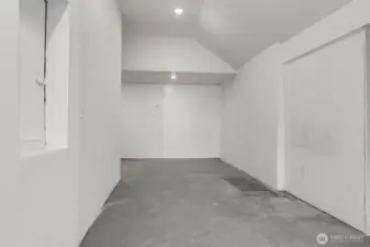 Flex space between house and garage