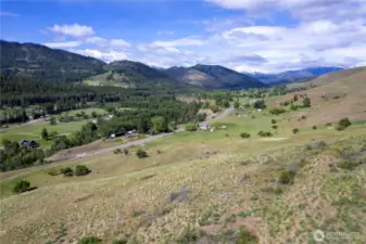 Beautiful location to access to endless Trails up the Twisp River Valley.