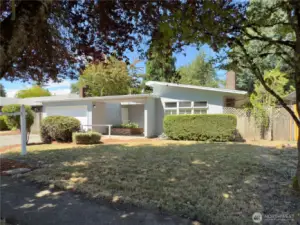 3038 Louisiana St, One level, garage, driveway parking, covered patio, mature landscaping, walkable neighborhood, refinished hardwood floors, move-in ready