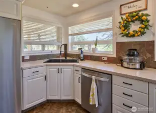 Corner Kitchen sink with  great lighting - pantry