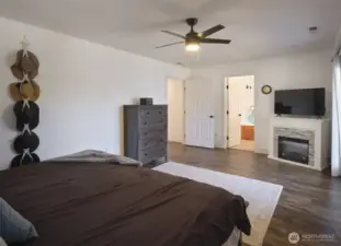 Primary bedroom and en suite