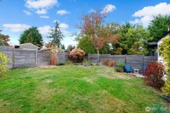 Lots of room to play, garden or just relax in privacy.