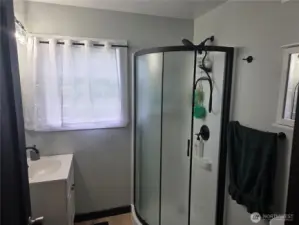 3/4 bath with custom corner shower