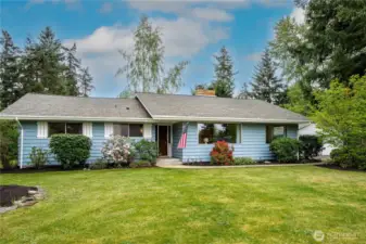 Welcome to 1202 122 St E in Parkland! This charming 1880 SF gem is nestled on a peaceful .8 acre lot, down a quiet dead end street. Country calm, wrapped in nature's timeless charm.
