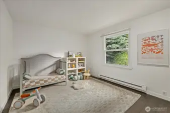 Second bedroom...