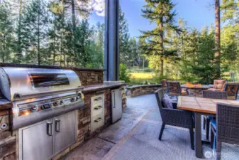 Spend every day outside with this complete outdoor kitchen