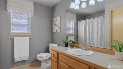 Upstairs bedroom #2