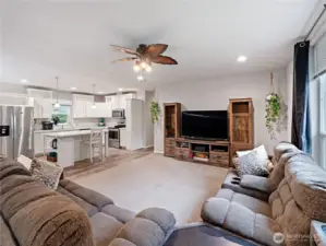 Bright and open!  Plenty of room for entertaining or just gettting away from the hustle of city life