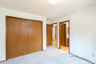 Guest bedroom