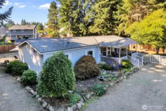 3 Bed/ 2 Bath Home on 1/3 acre!