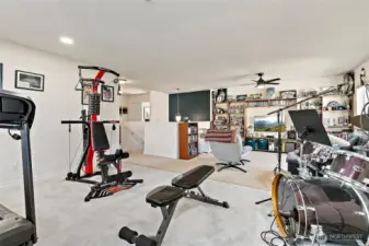 Oversized Bonus room upstairs