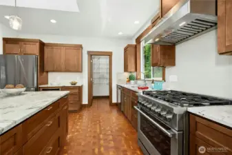 Large Walk-in Pantry