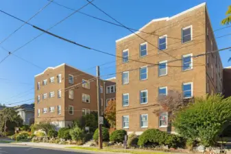 Olympus Manor Co-op has great gathering spaces.