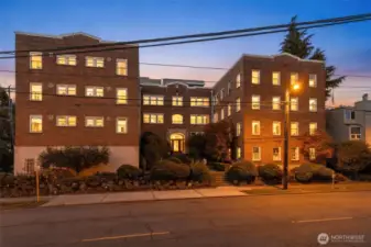 1920s perfection at Olympus Manor.