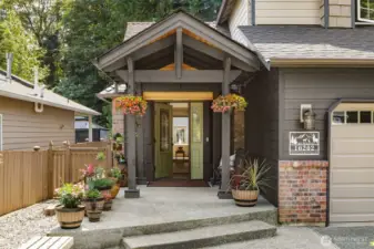 Enter into this rare Lake Stevens home which has been impeccably maintained!