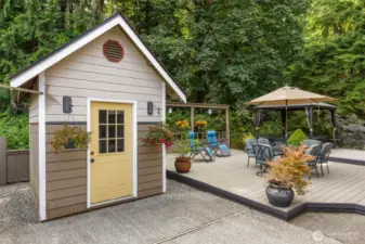 This outbuilding is ready for greenhouse, Shop or Sauna!