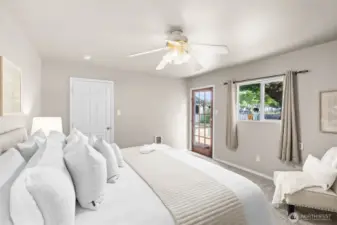 Another glimpse in that direction with a door to your deck